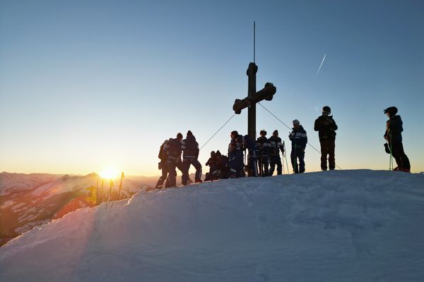 Traumstimmung beim Gipfelsieg - Skikurs Erwachsene