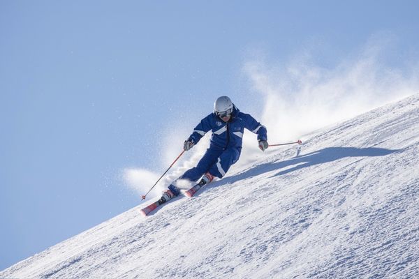 Perfekte Schwünge bei der Abfahrt - Skilehrer Alpbach Aktiv